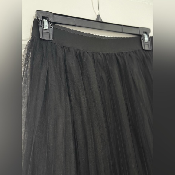 SHEIN Black A-Line Pleated Skirt - Picture 4 of 6